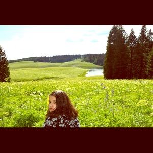 Meet your Posher, Adelita